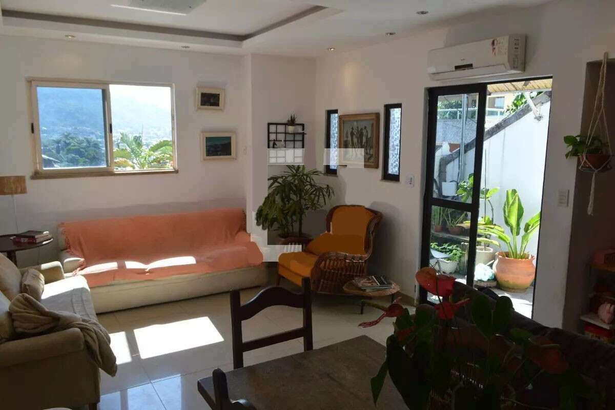Casa duplex 350 m² com armários e lazer privativo em excelente localização da Taquara, Jacarepaguá - MLeão Imóveis