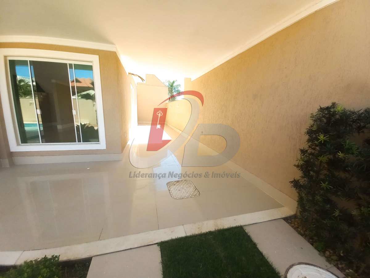 Mansão triplex imperdível com 380 m², 4 suítes mais dependência no Interlagos Quality - Barra da Tijuca - MLeão Imóveis